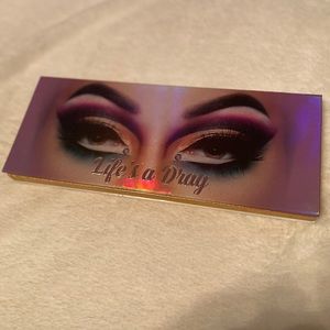 Lunar Beauty Life’s A Drag Eyeshadow Palette